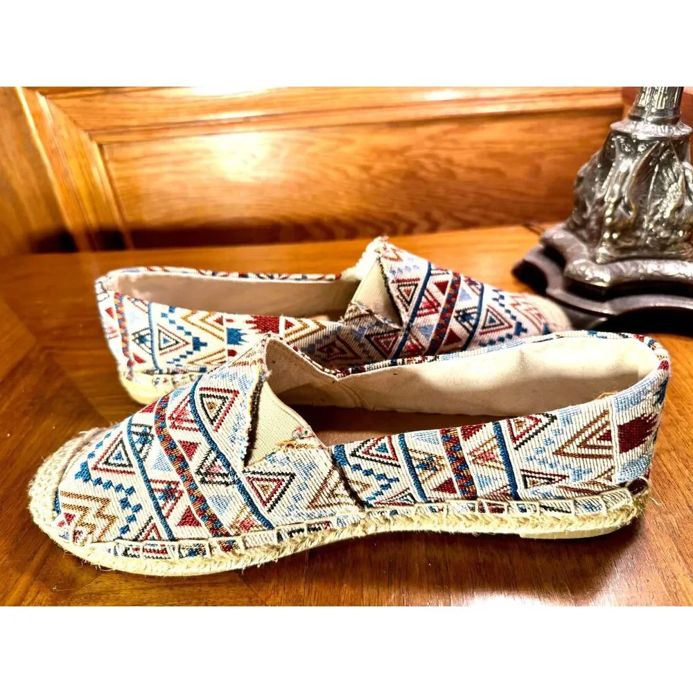 Minnetonka Slip On Fabric Native American Geometric Pattern W9M Comfort